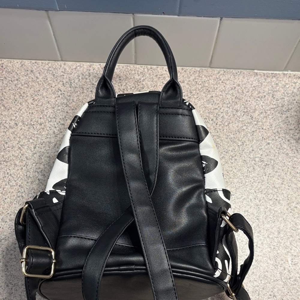 Chic XO Heart Pattern Backpack - Picture 7 of 9